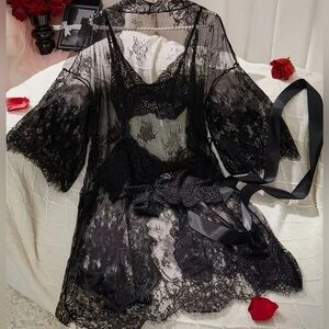 Black Lace Lingerie 4 Piece Bra & Panty Set w/Robe & Belt | Sz Small
Excellent